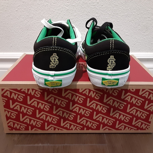 Vans - Picture 3 of 5